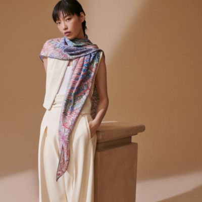 美品　エルメス　トライアングルジェアン　折畳み式幌の馬車　カシミアシルク トライアングル ジェアン 《折畳み式幌の馬車》 | Hermès